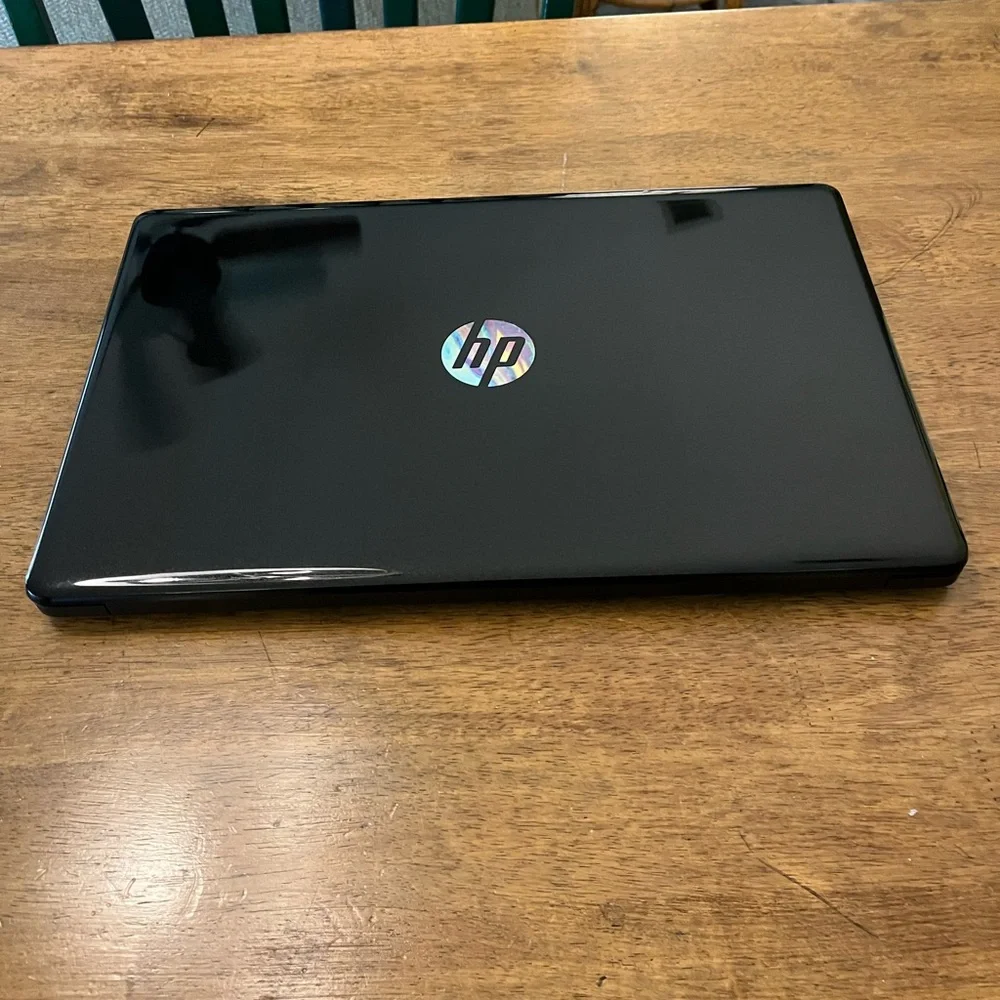 HP Blue and Red Swirl LaptopHP 17 inch